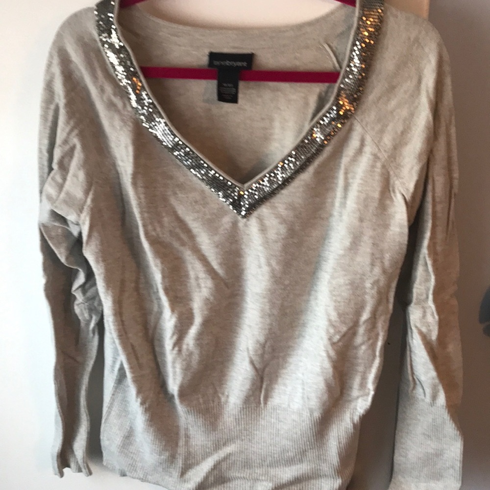 Gorgeous grey sweater with embellishments, 18/20